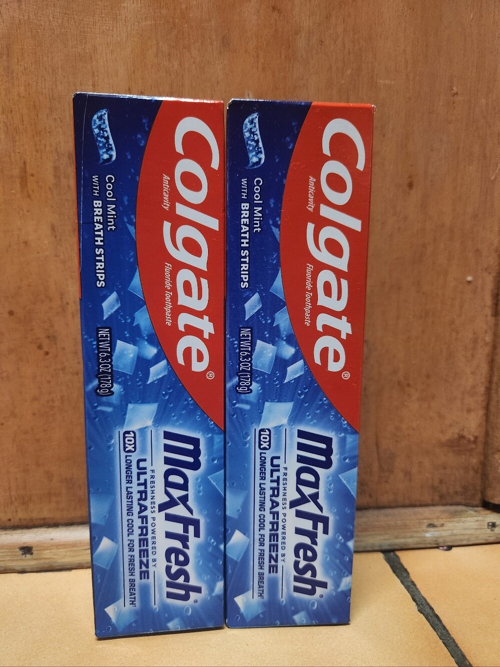 Colgate MaxFresh Toothpaste - Blue & Red Packaging (2 Pack)